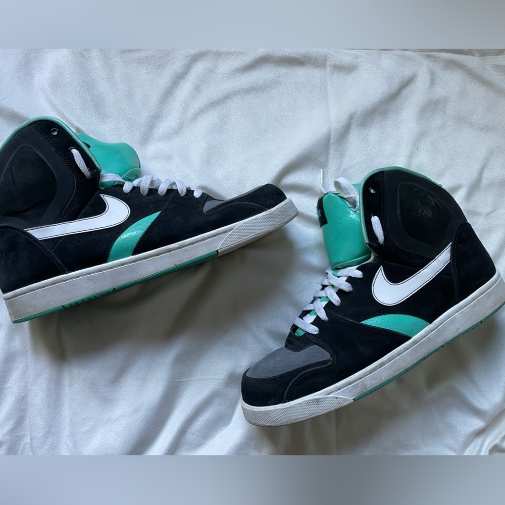 Nike RT1. Black/Tiffany Blue. Suede upper. Mens 12.5.